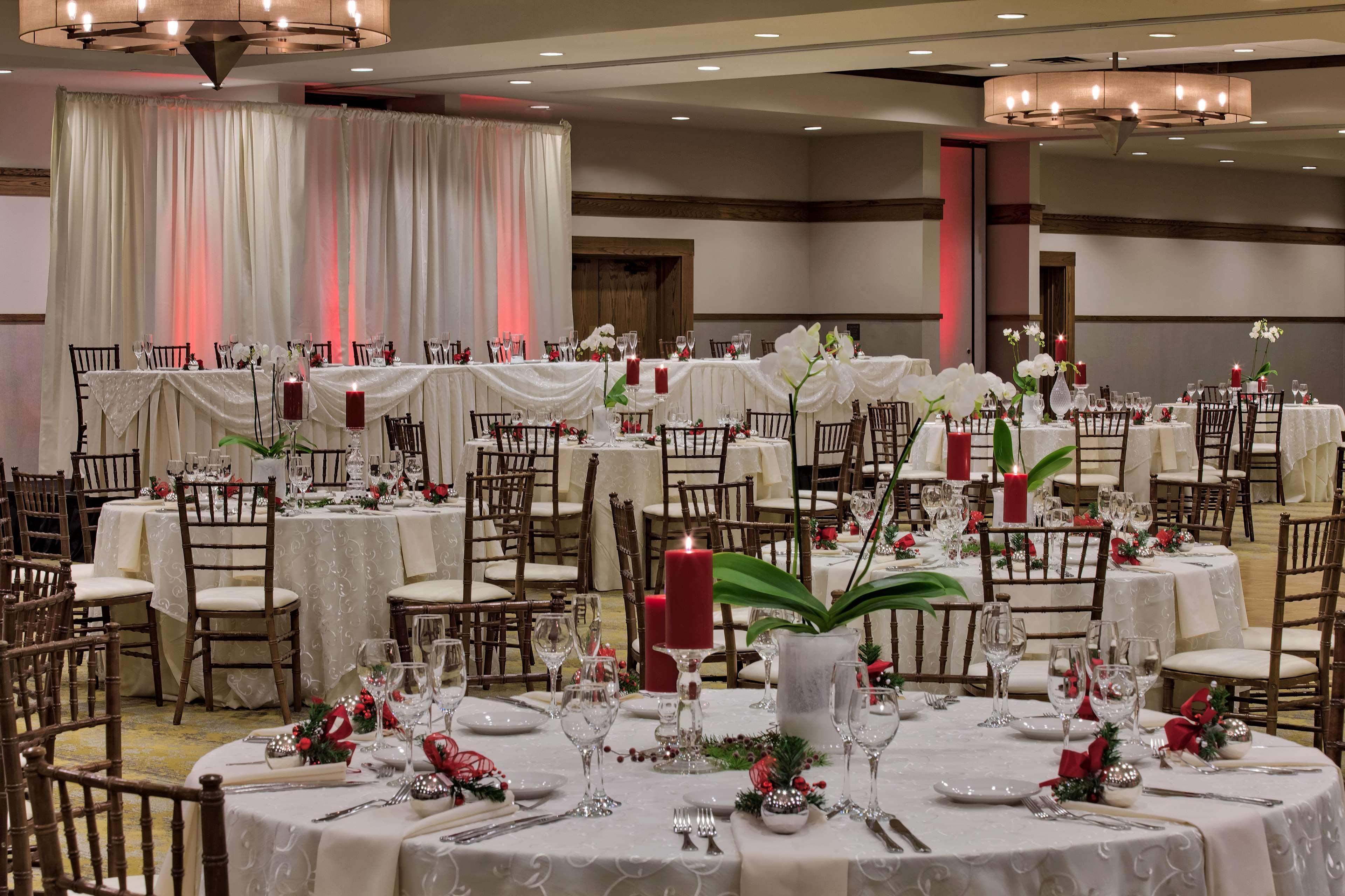 Doubletree By Hilton Libertyville-Mundelein Exterior photo