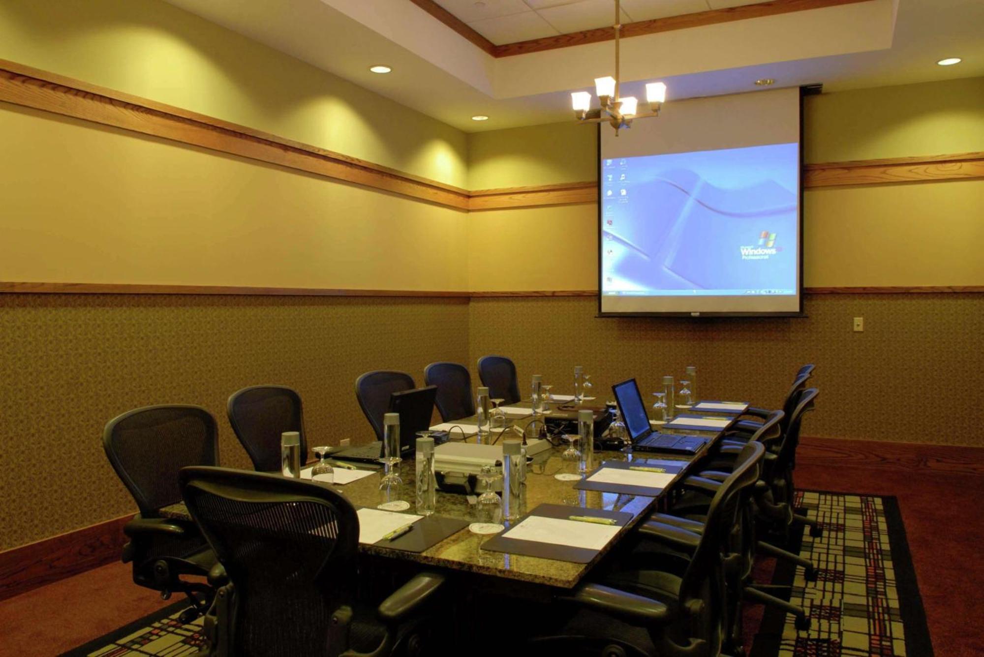 Doubletree By Hilton Libertyville-Mundelein Exterior photo
